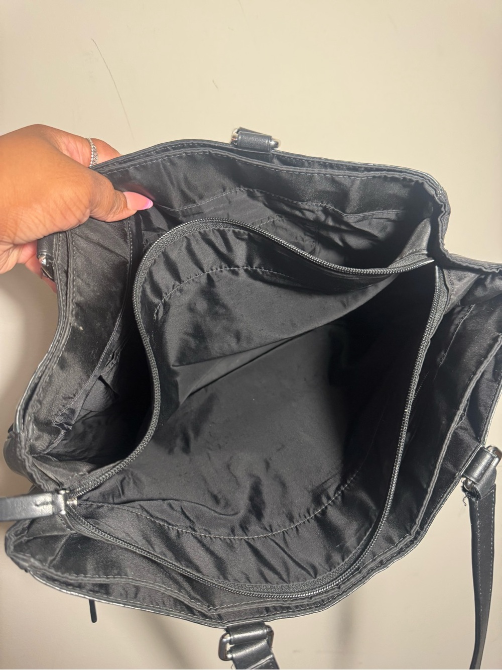 Tumi Work Travel Shoulder Tote Bag- Nylon Leather Trim - EUC Black - Picture 7 of 9